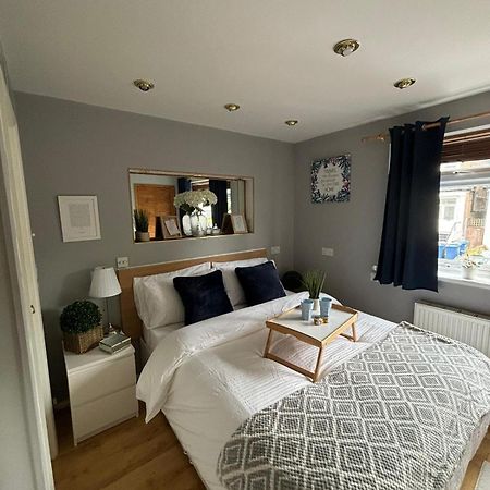 Amazing En-Suite Apartment In Finchley Central Londýn Exteriér fotografie
