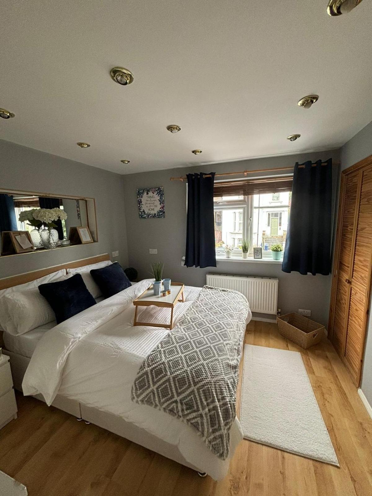 Amazing En-Suite Apartment In Finchley Central Londýn Exteriér fotografie