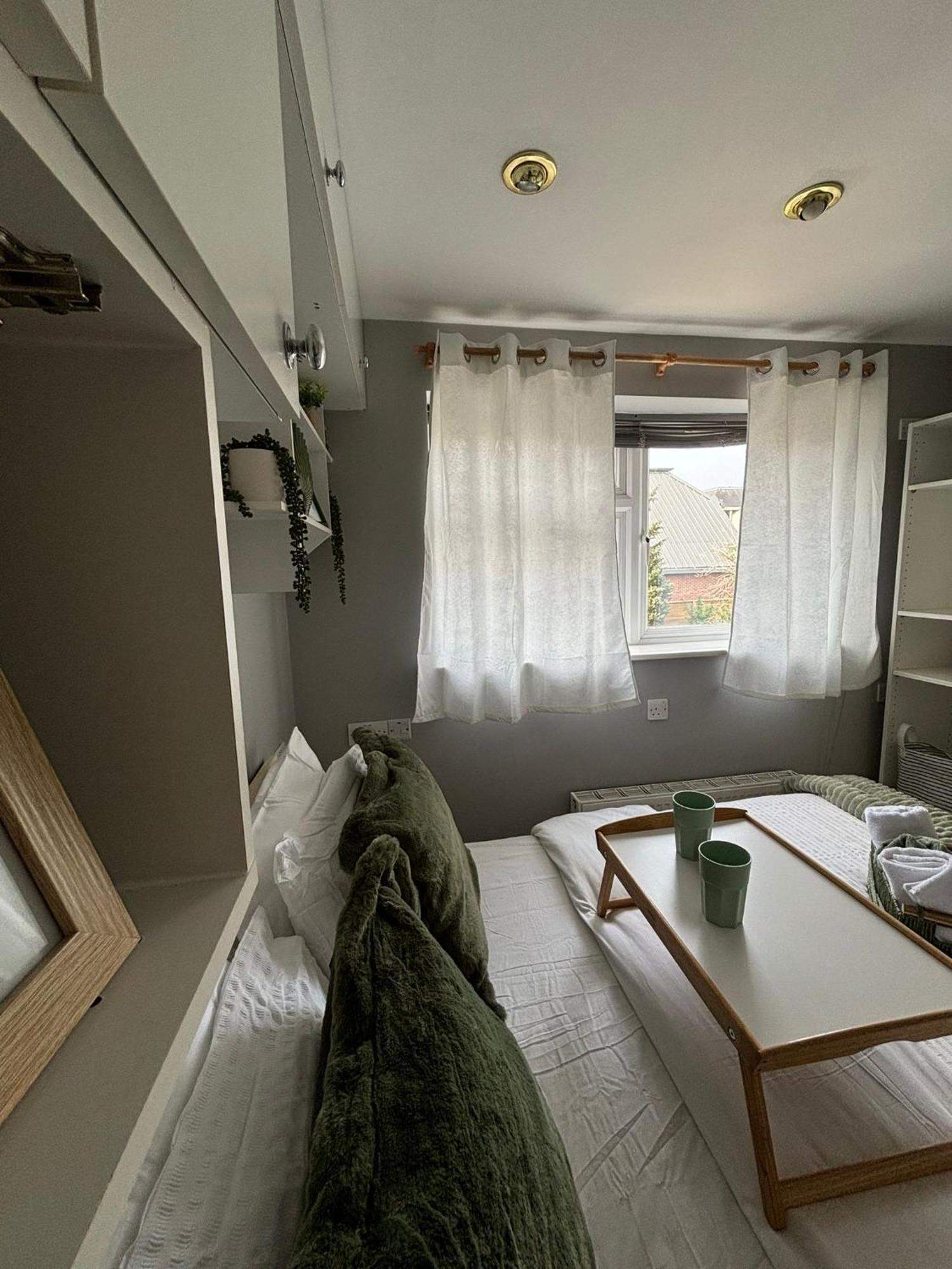 Amazing En-Suite Apartment In Finchley Central Londýn Exteriér fotografie